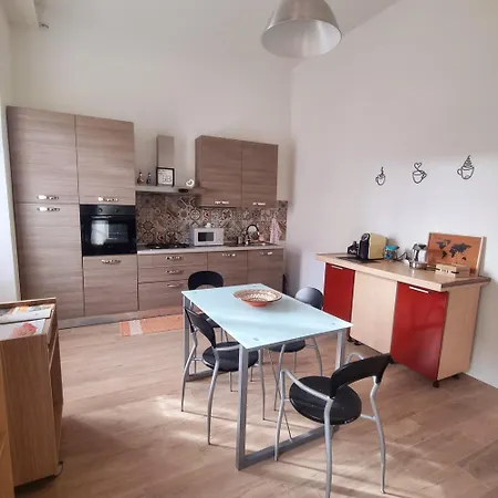 ゲストハウス A Due Passi チェルタルド