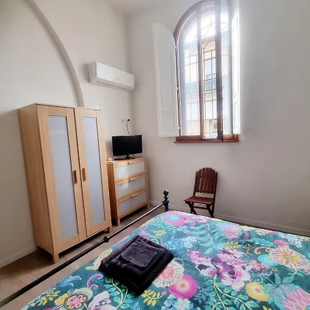 ゲストハウス A Due Passi チェルタルド